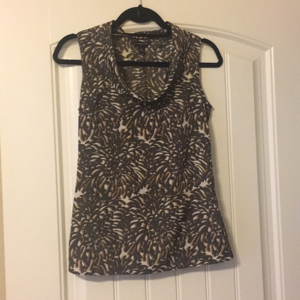 Stunning sleeveless shirt
